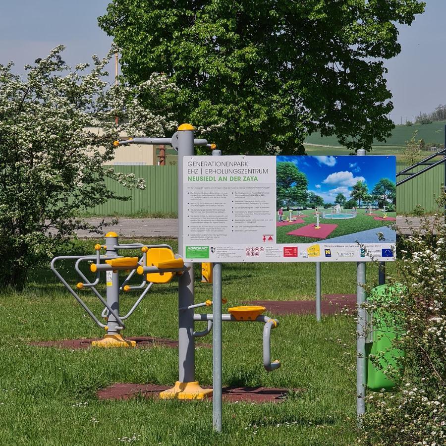 Villa Tiny House Neusiedl an der Zaya Exterior foto